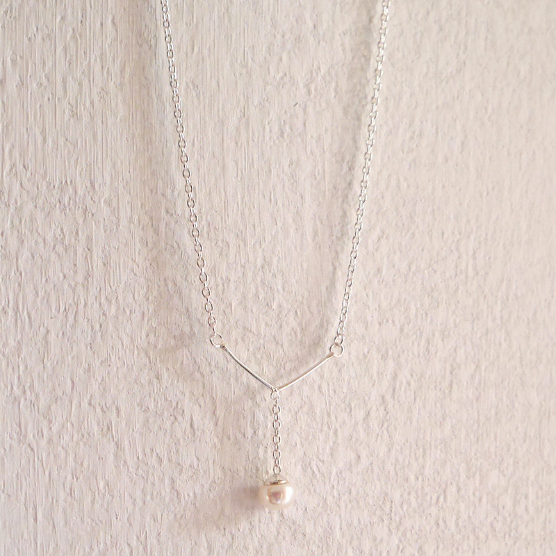 pearl y necklace